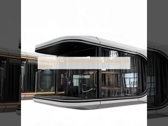 ソーラーパネルとLED照明付きの500kg宇宙カプセルハウス