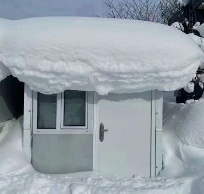 隔音 折りたたむモジュール式住宅 コンテナ 350 Sf 拡張可能 2br 小さい家