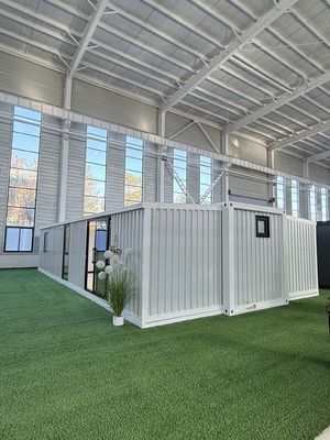 鉄鋼製の3~6人用住宅が安価に建てられました